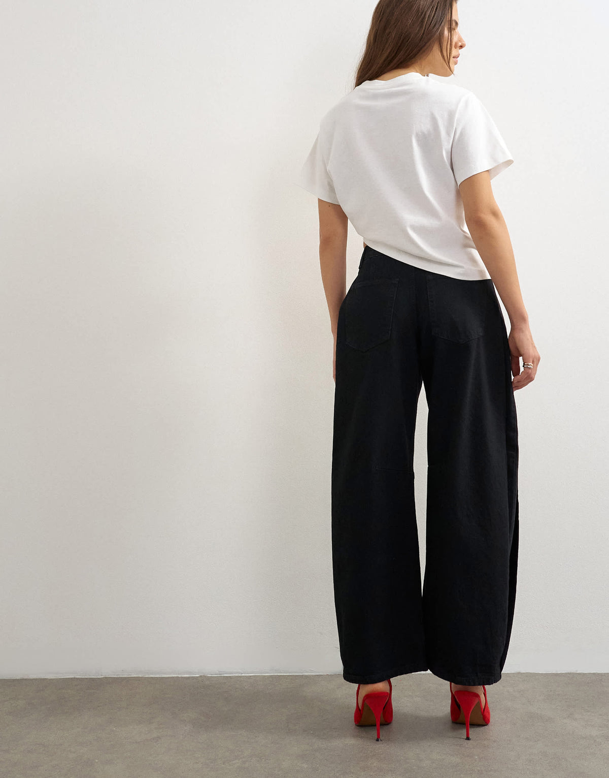 Topshop mid rise Side pleat balloon jean in clean black