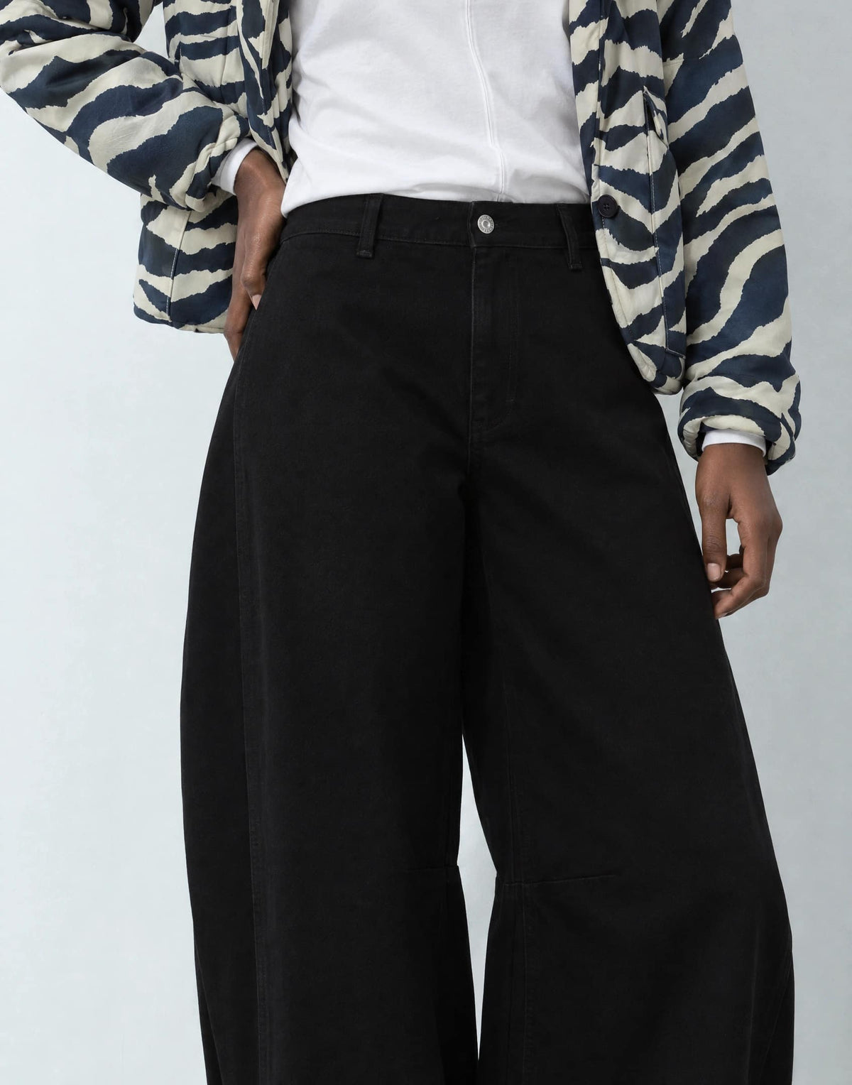 Topshop mid rise Side pleat balloon jean in clean black