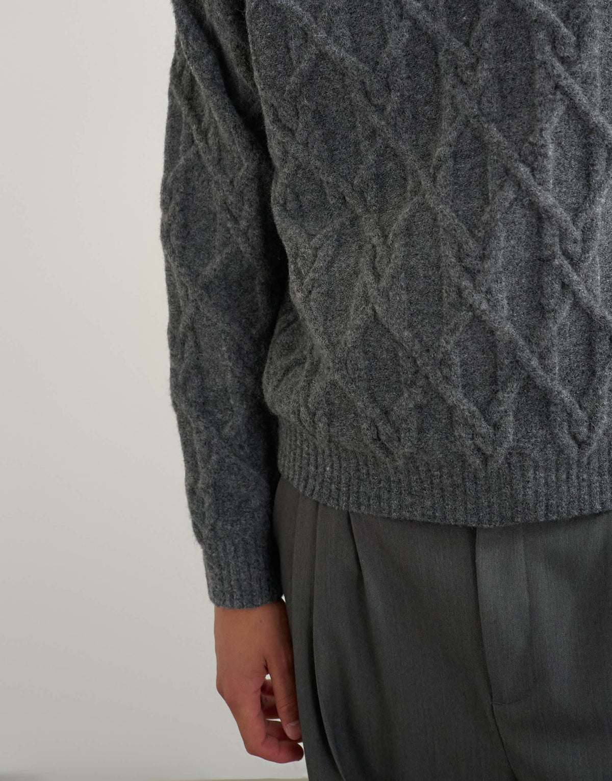 Topman relaxed fit cable knitted jumper in charcoal