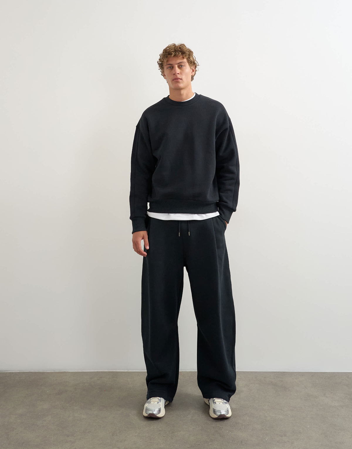 Topman heavyweight barrel fit jogger in black