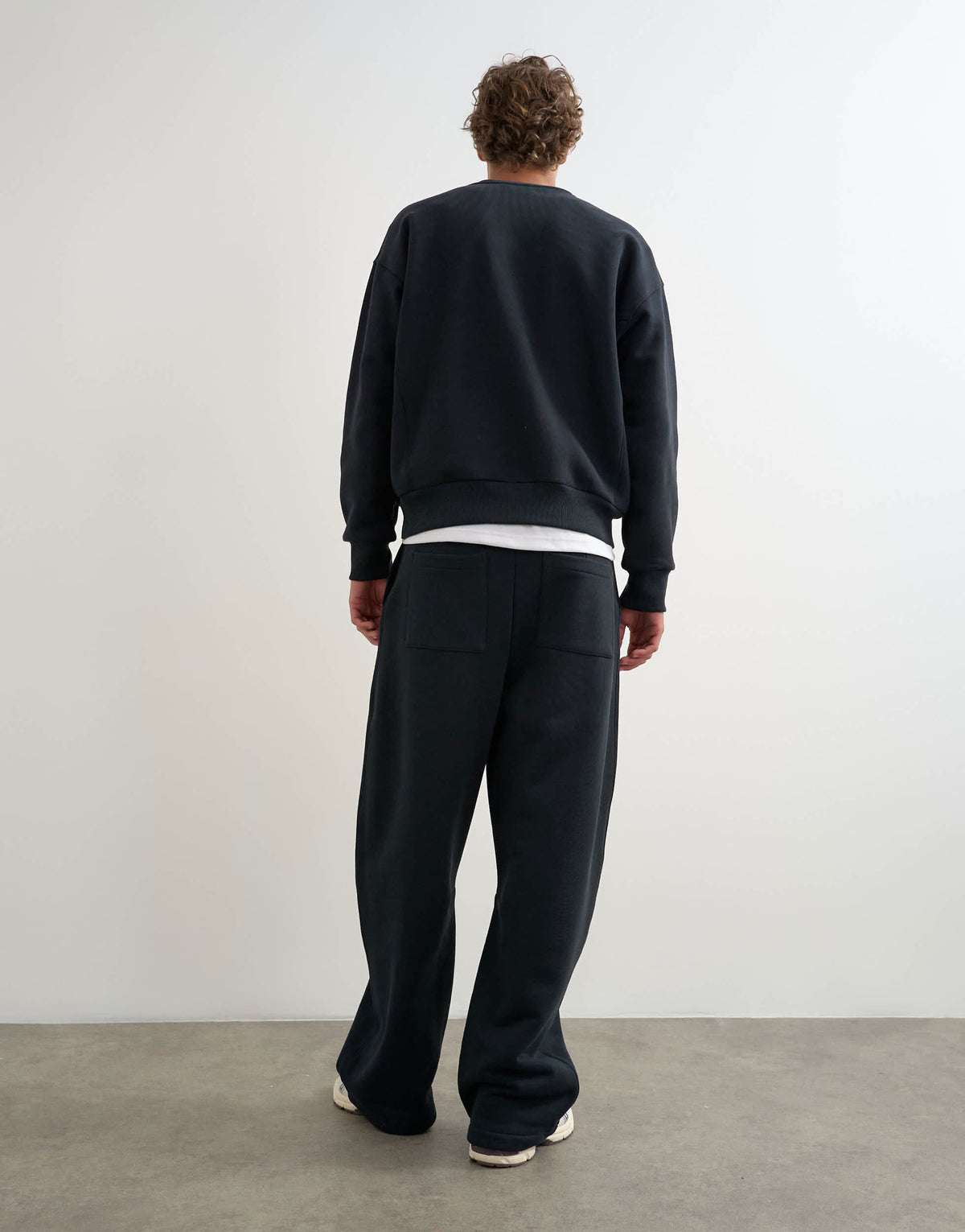 Topman heavyweight barrel fit jogger in black