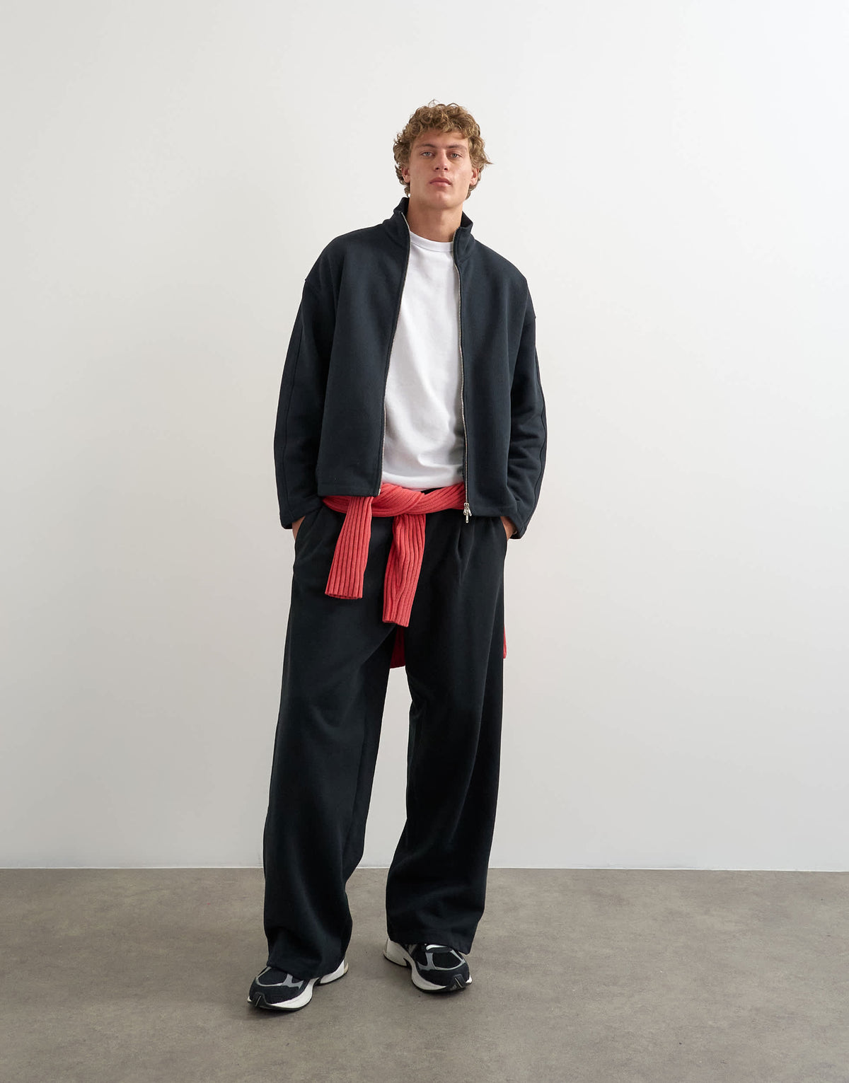 Topman baggy fit scuba-style fabric heavyweight jogger with pleats in black