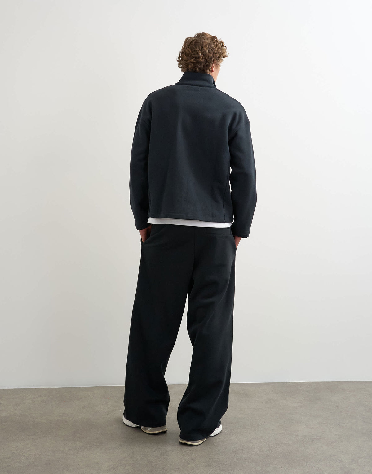 Topman baggy fit scuba-style fabric heavyweight jogger with pleats in black