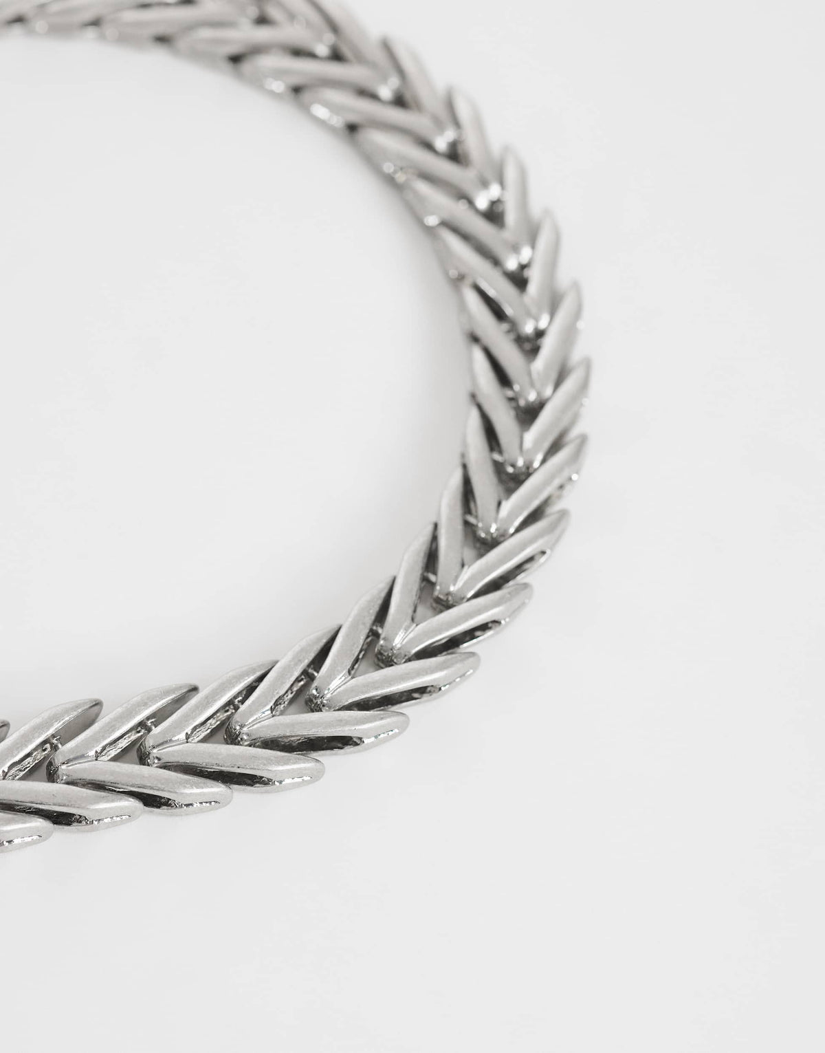 Topshop Molly collar length arrow necklace in silver