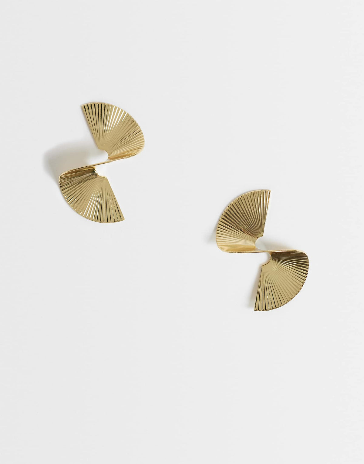 Topshop Fergy folded detail earring in gold