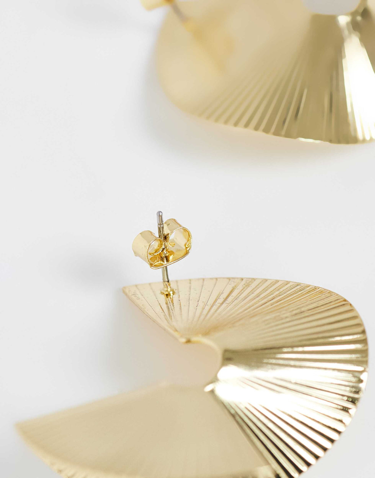 Topshop Fergy folded detail earring in gold