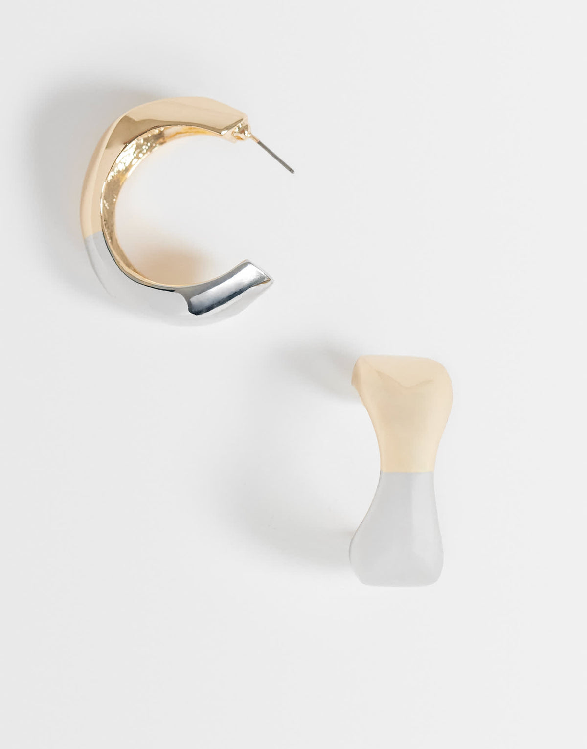 Topshop Foster two tone hoop earring in gold and silver