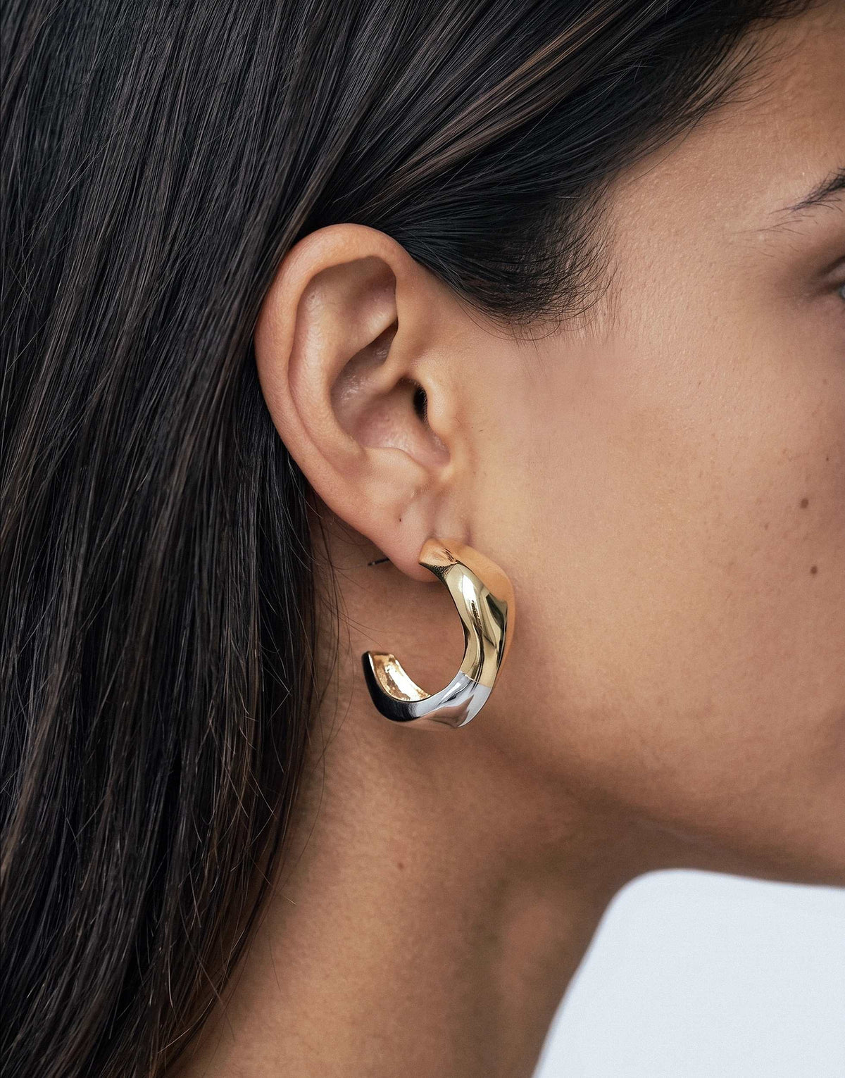 Topshop Foster two tone hoop earring in gold and silver