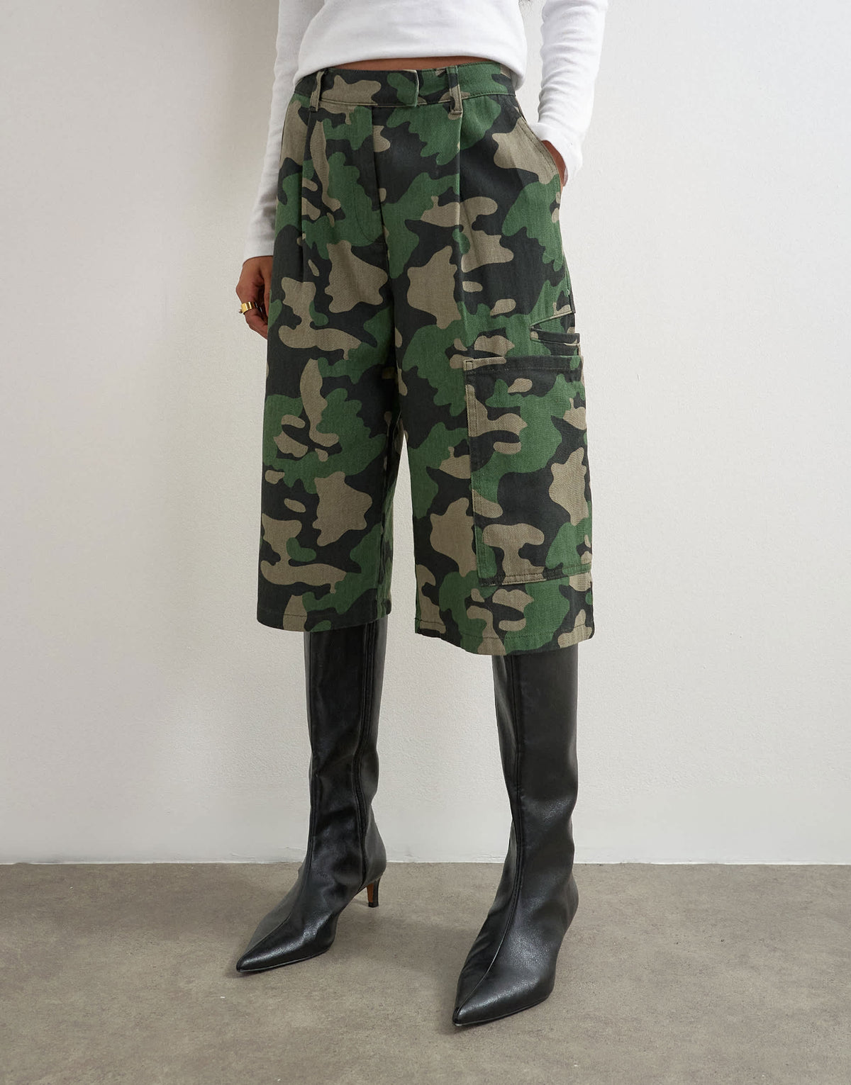 Topshop longline cargo short in camo