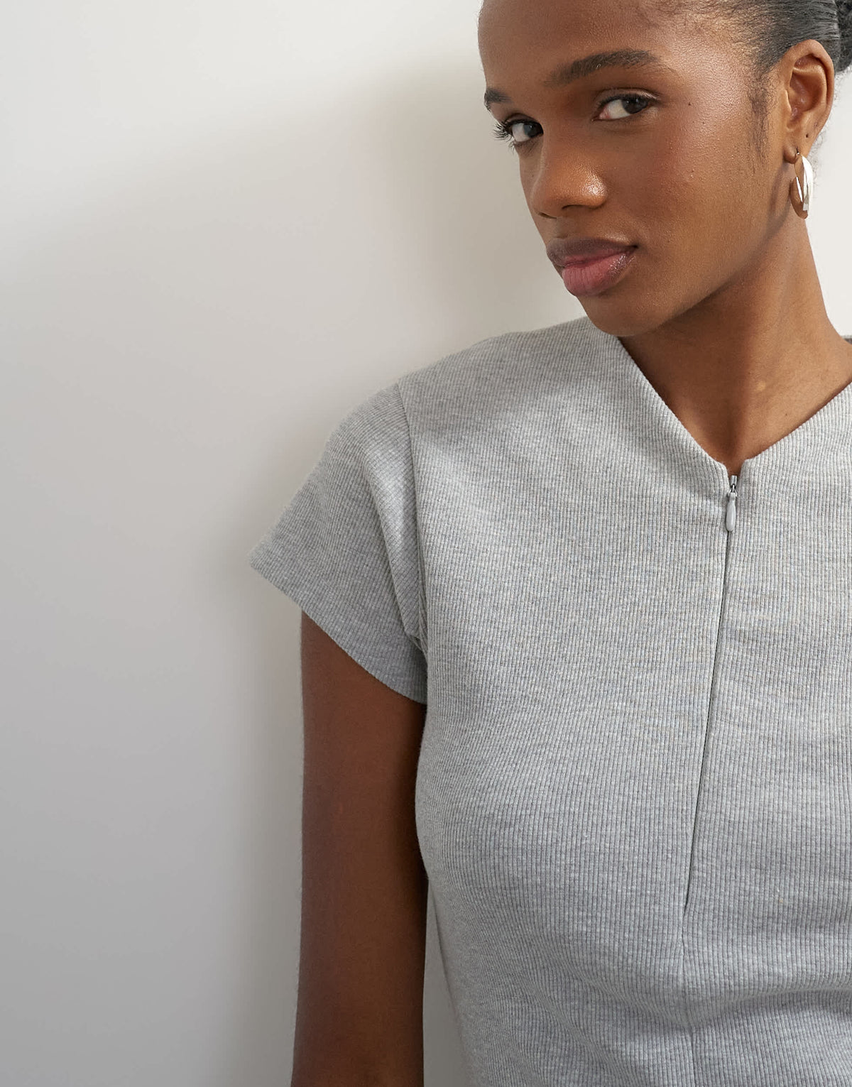 Topshop ribbed zip v short sleeve top in grey