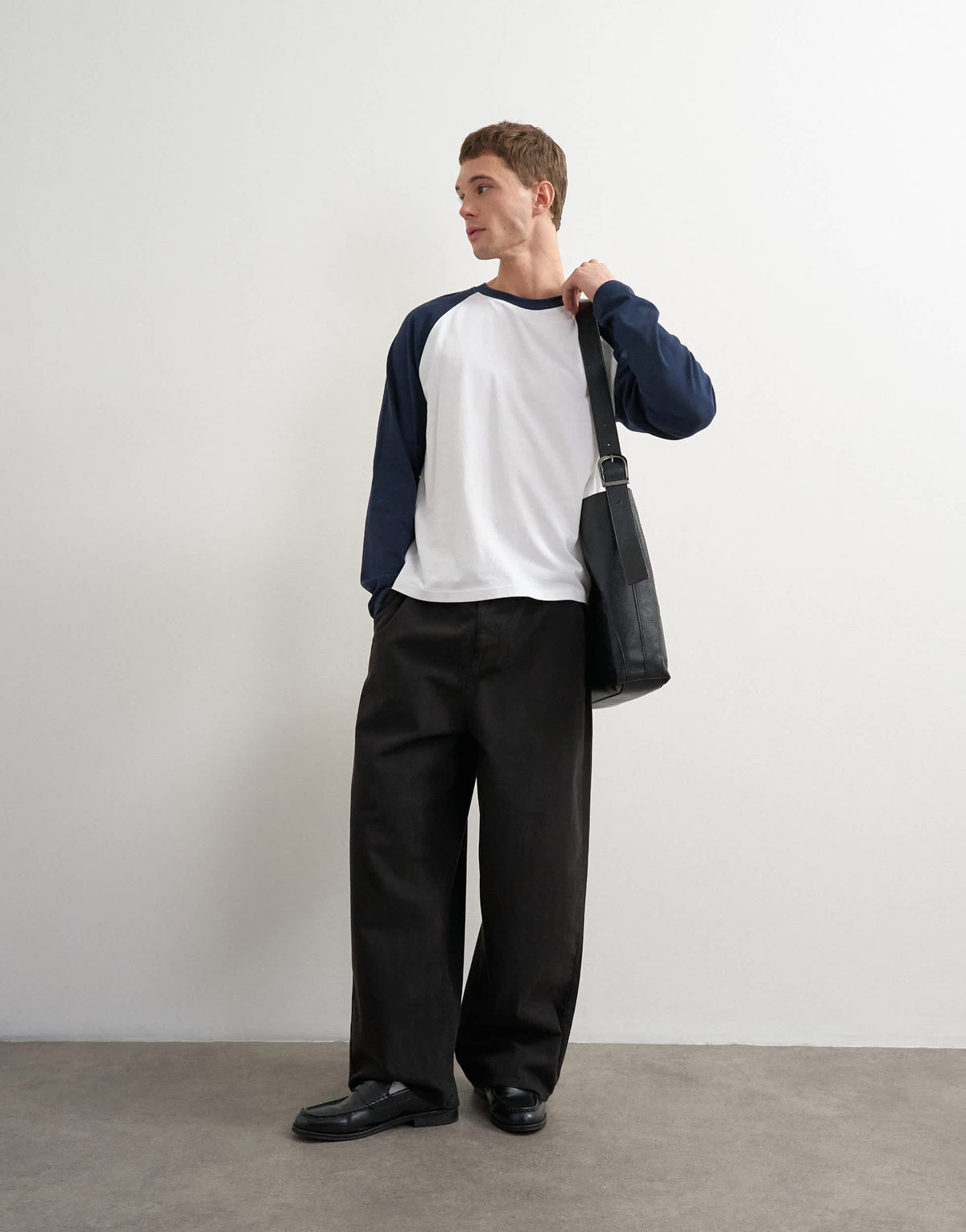 Topman relaxed fit crop long sleeve raglan t-shirt in navy & white