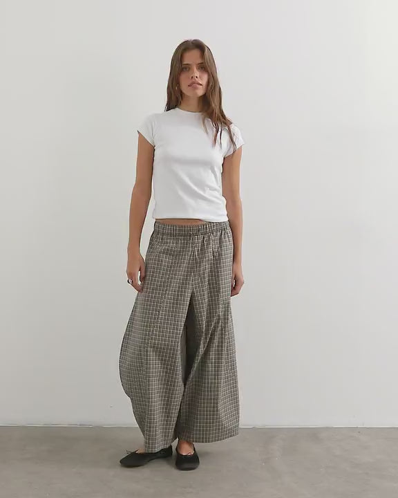Topshop ovoid mid length trouser in blue check